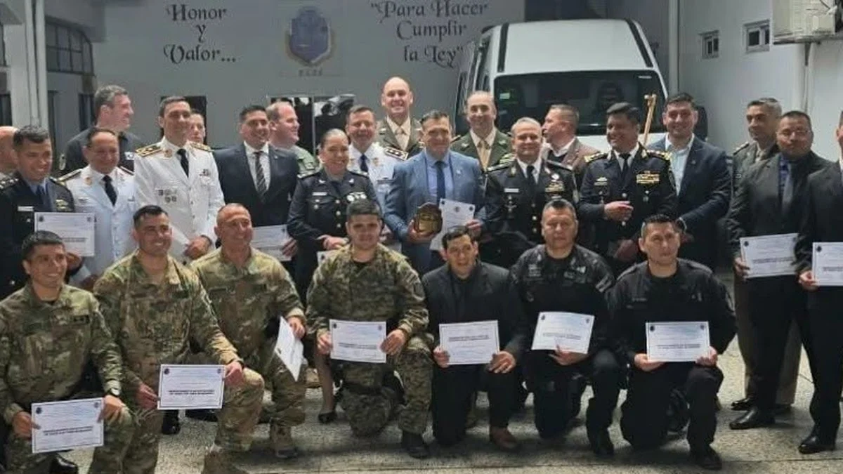 Policías del Chubut completaron una formación internacional