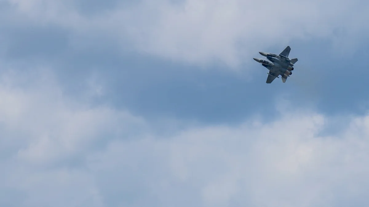 El momento de la colisión de dos aviones durante un show en Idaho (Foto captura)