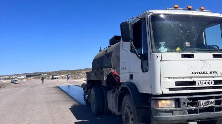 Imprimación asfáltica en la ruta nº 42