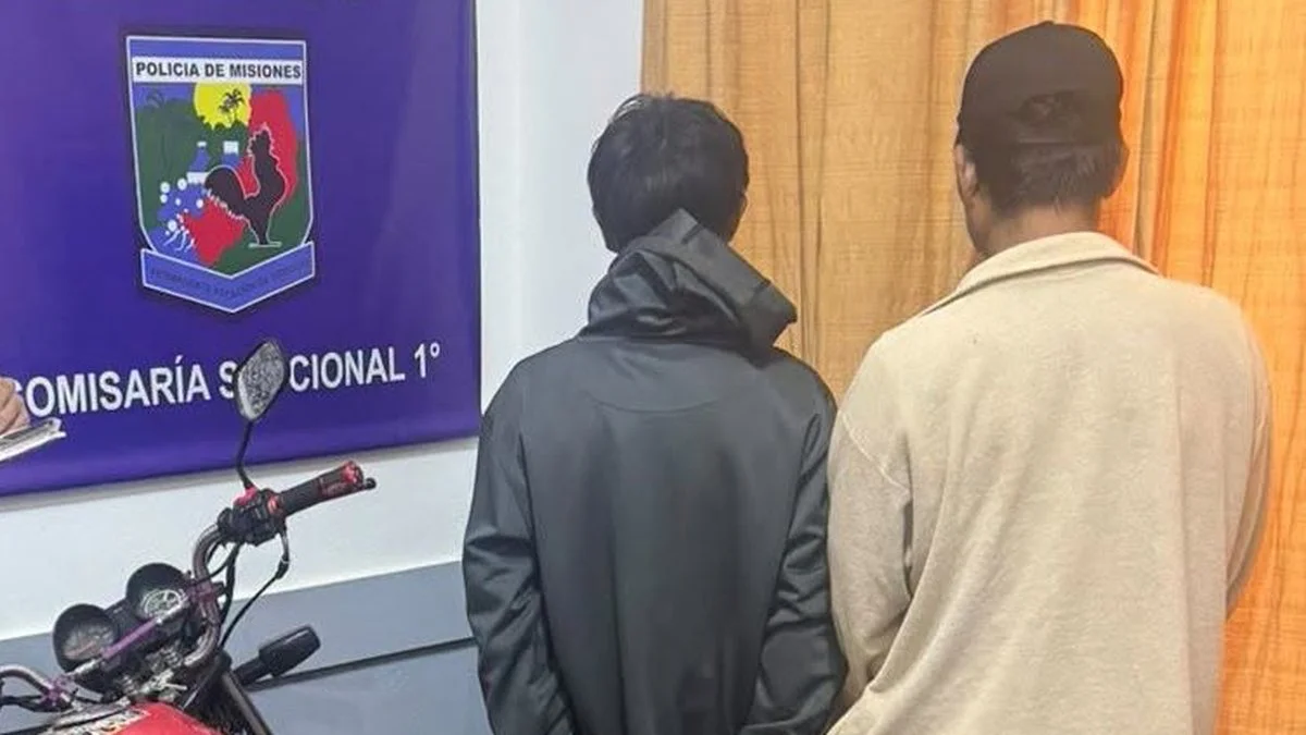 Detienen a dos hombres por embestir y dejar una mujer con graves lesiones