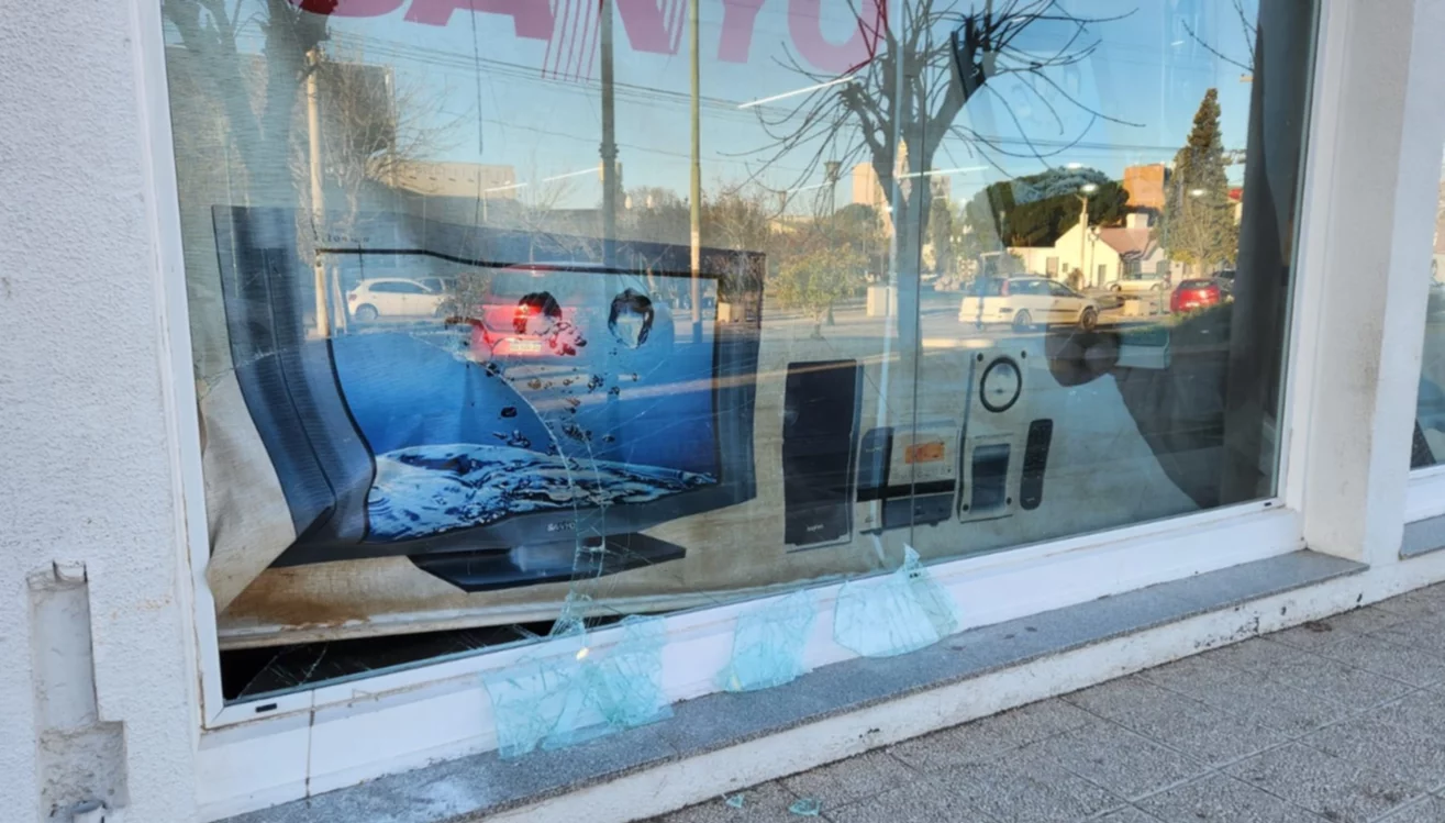 Robo local trelew (2)