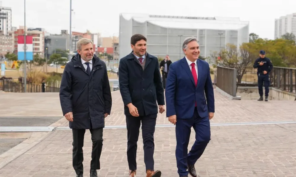 Frigerio, Pullaro y Llaryora 
