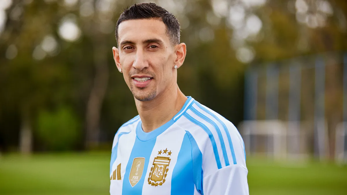 PRESENTARON LA NUEVA CAMISETA DE LA SELECCIÓN ARGENTINA