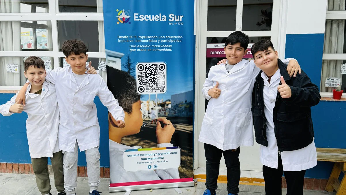 Alumnos de la Escuela Sur N°1042 de Madryn