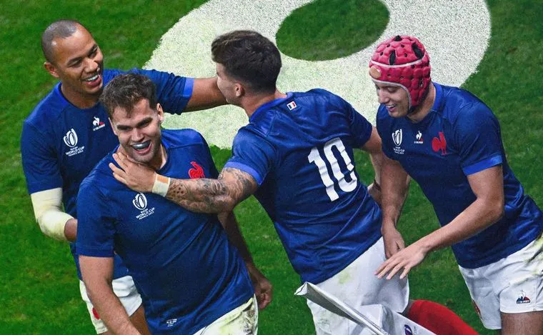 FRANCIA SE METIÓ EN LOS CUARTOS DE FINAL DEL MUNDIAL DE RUGBY