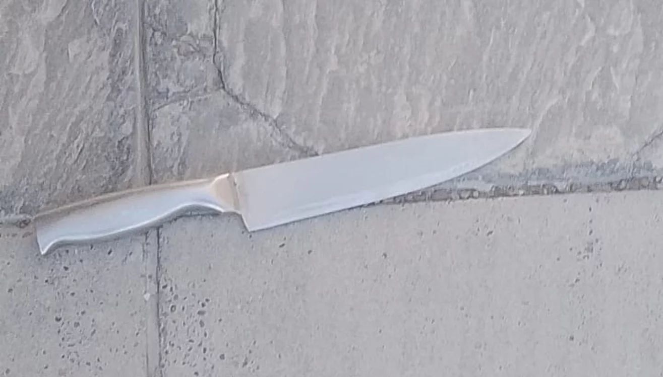 Amenazó al yerno con un cuchillo