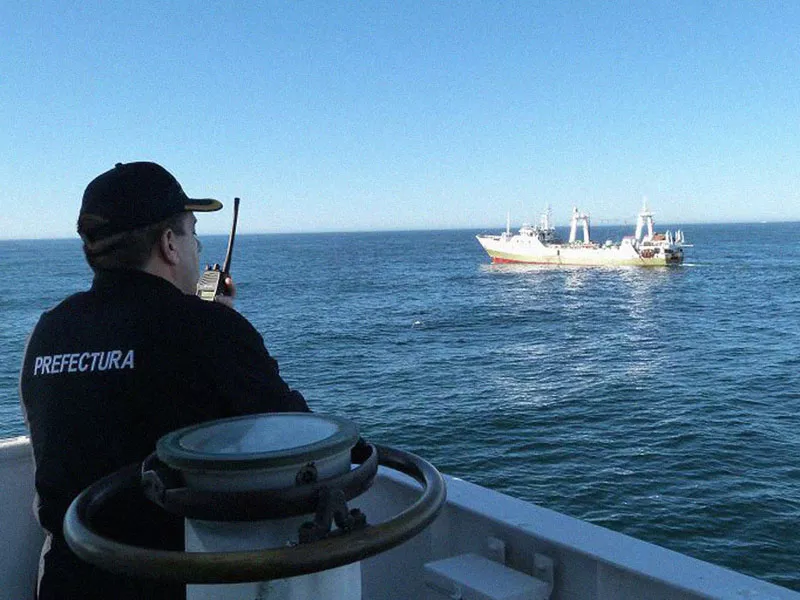 Prefectura Naval contra la pesca ilegal