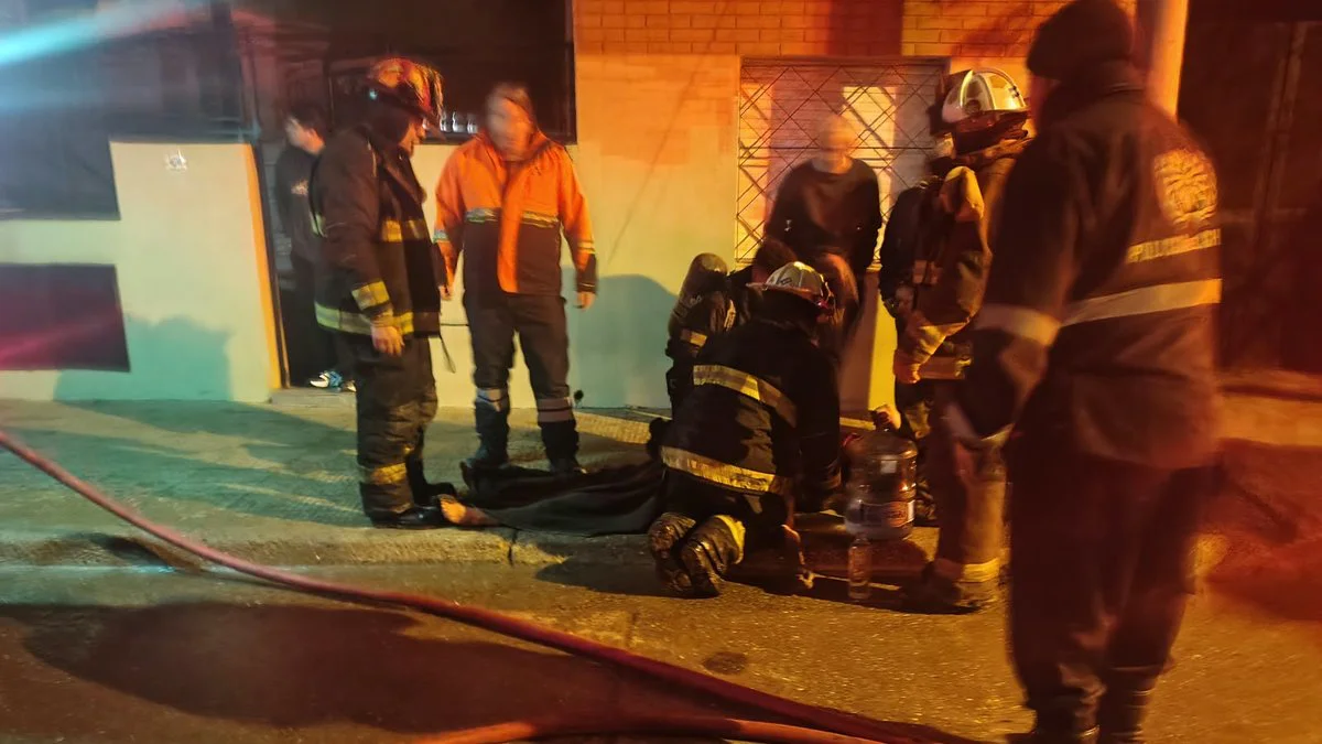 Rescatan a hombre intoxicado en Comodoro Rivadavia. Foto Del Mar Digital