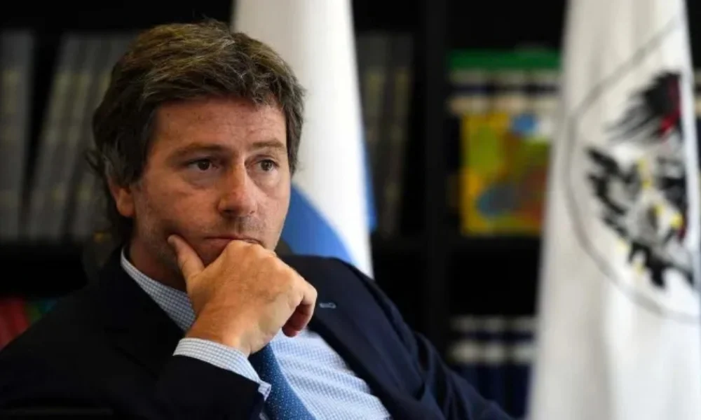 El funcionario solicitó la renuncia de varios responsables de organismos vinculados al control institucional.