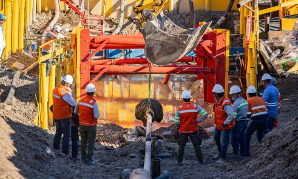Oleoducto cruzó el Río Negro