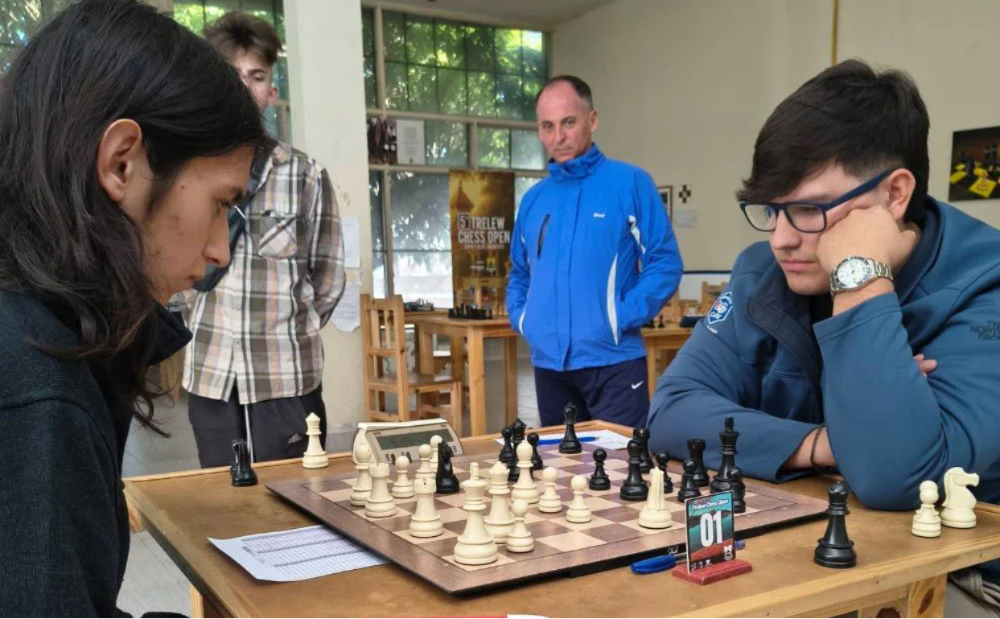 El torneo se resolvió en la última mesa, con un mano a mano cargado de tensión.