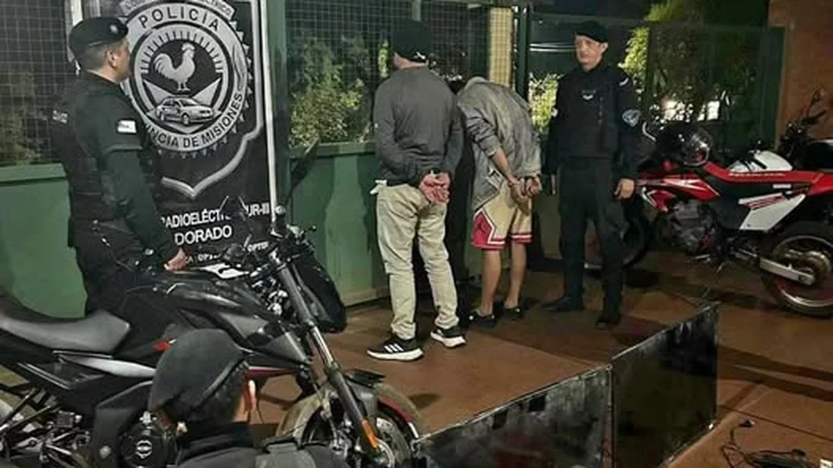 Dos hombres detenidos tras robar dos televisores