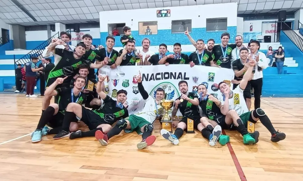 Del campo gritó campeón