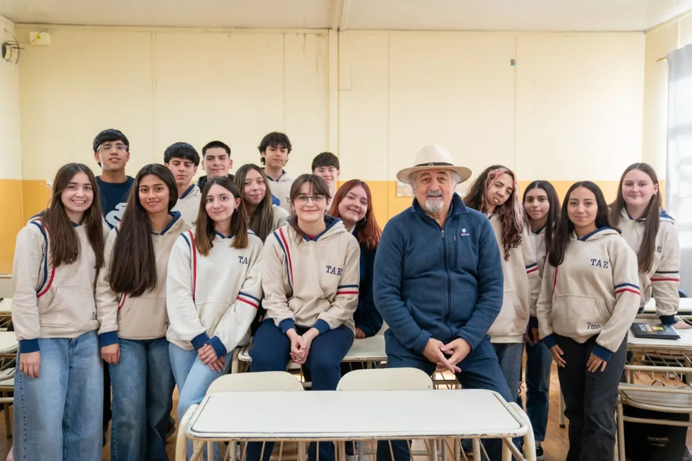 Othar Macharashvili visitó la Escuela Provincial N° 770 de Km. 3