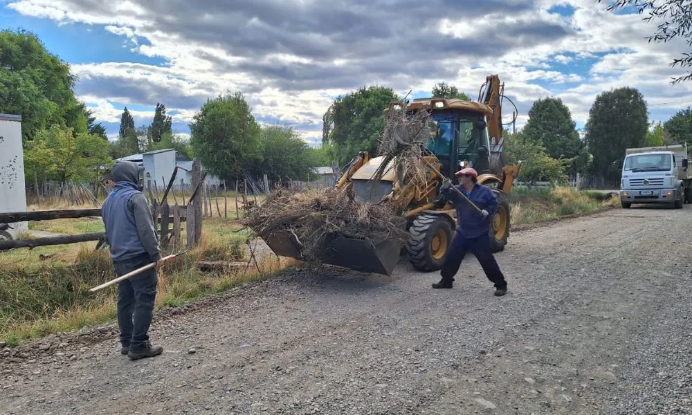 Limpieza en Aldea Escolar