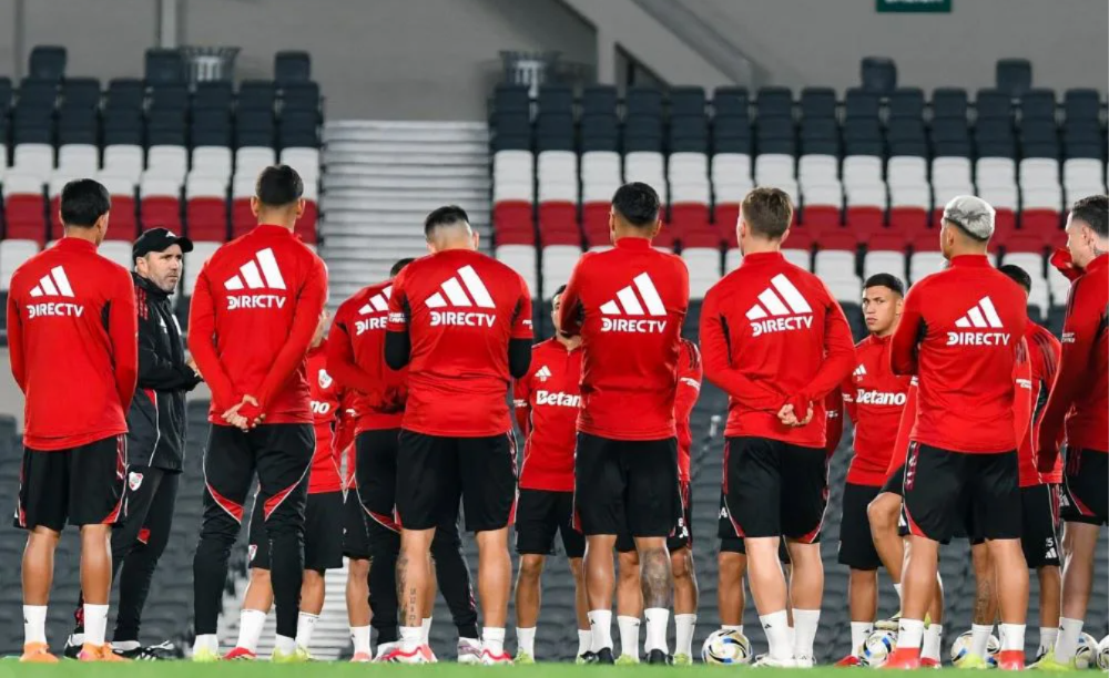 El club analiza salidas importantes para el segundo semestre y varios futbolistas ya aparecen lejos.