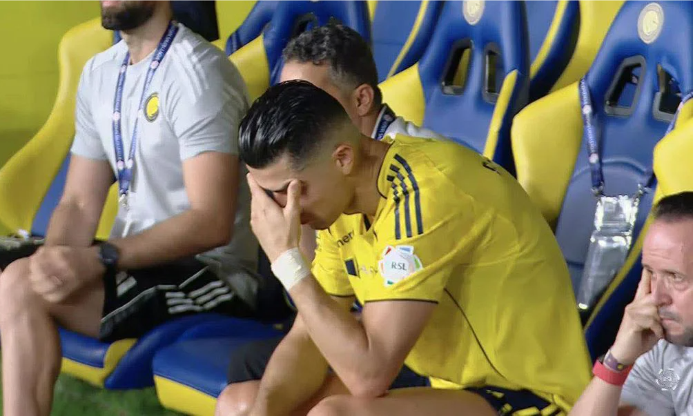 Al Nassr ganaba el clásico hasta el minuto 98, pero un insólito gol en contra cambió todo.