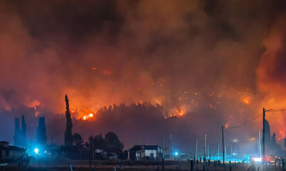 Incendio en Los Alerces imagen reeditada digitalmente por LA17