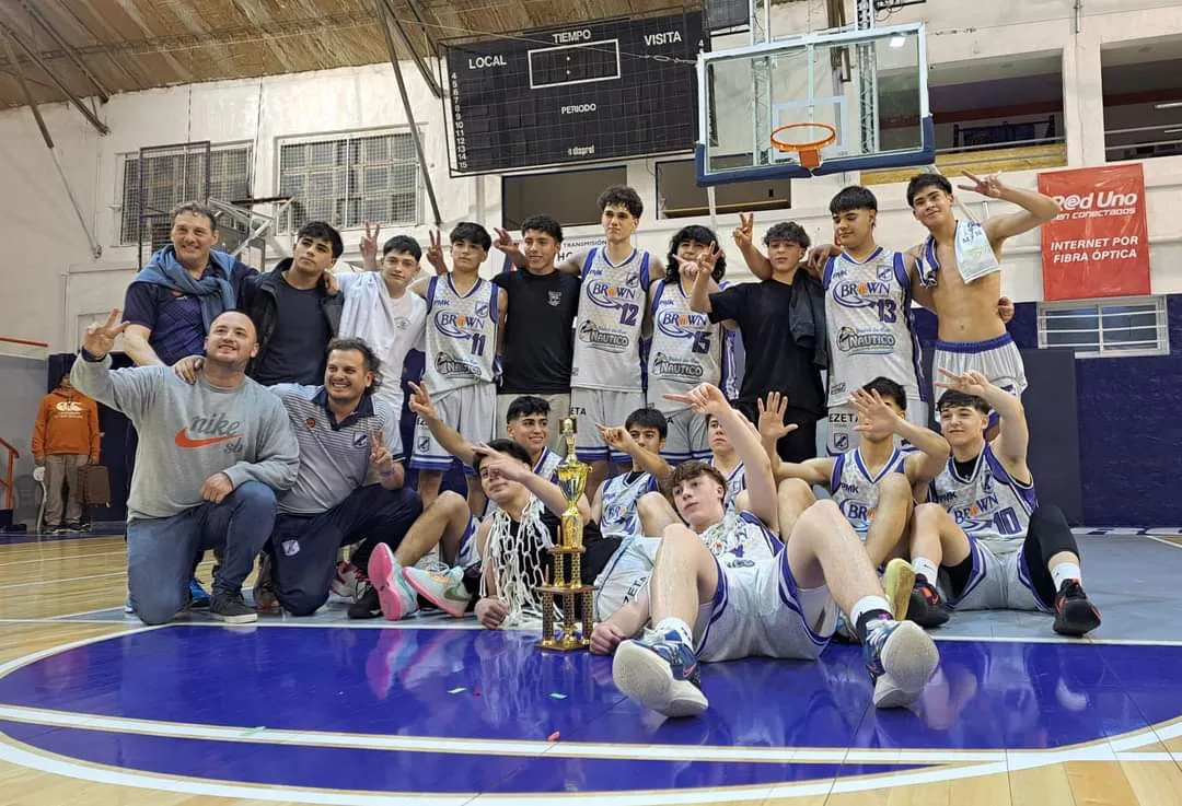 LOS CHICOS U17 DE BROWN GRITARON CAMPEÓN