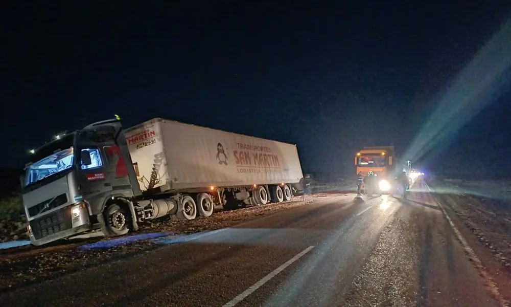 Camión despistado en Ruta 3