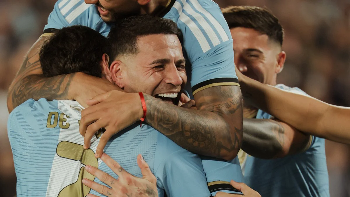 Festejo de Otamendi foto oficial X Selección