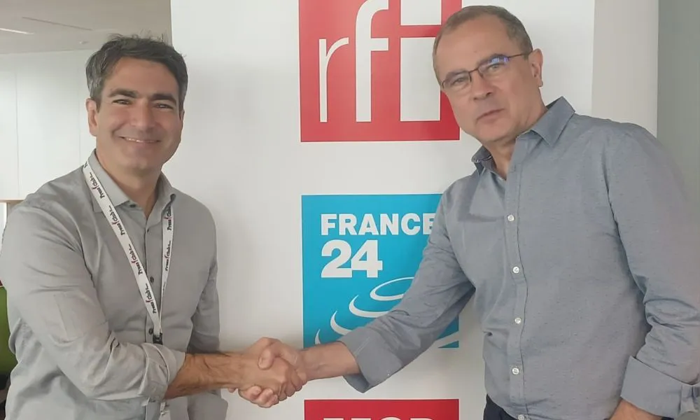 Martín Berrade coordinador de #LA17 junto a Mauricio Latorre de RFI