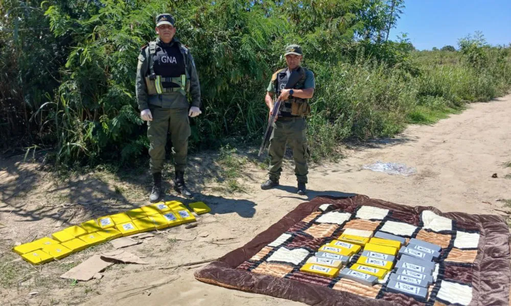 interceptan a dos hombres que transportaban más de 46 kilos de cocaína