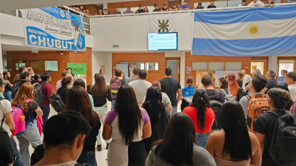 Asamblea permanente en la UTN sede Puerto Madryn