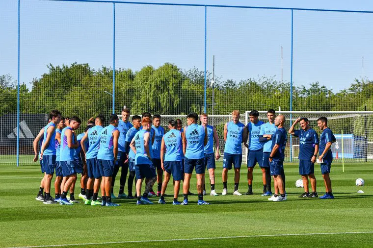 MASCHERANO VA PENSANDO EN EL PLANTEL PARA LOS JUEGOS