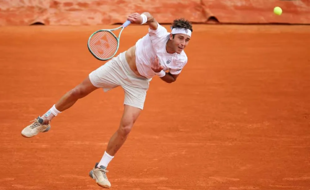 Reaccionó tras un inicio adverso, le peleó de igual a igual al número uno del mundo.