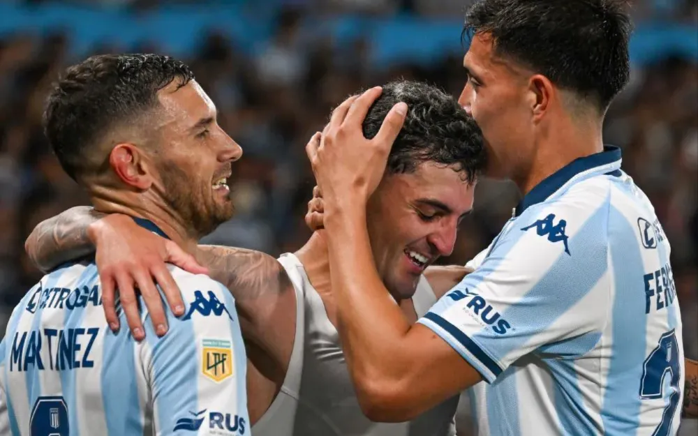 Racing superó a River por 3-2 en Avellaneda. El partido se jugó en un estadio repleto