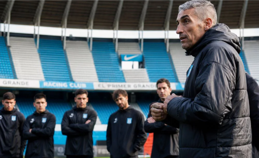 Racing inicia el campeonato luego de un debut prometedor con Juan Pablo Vojvoda.