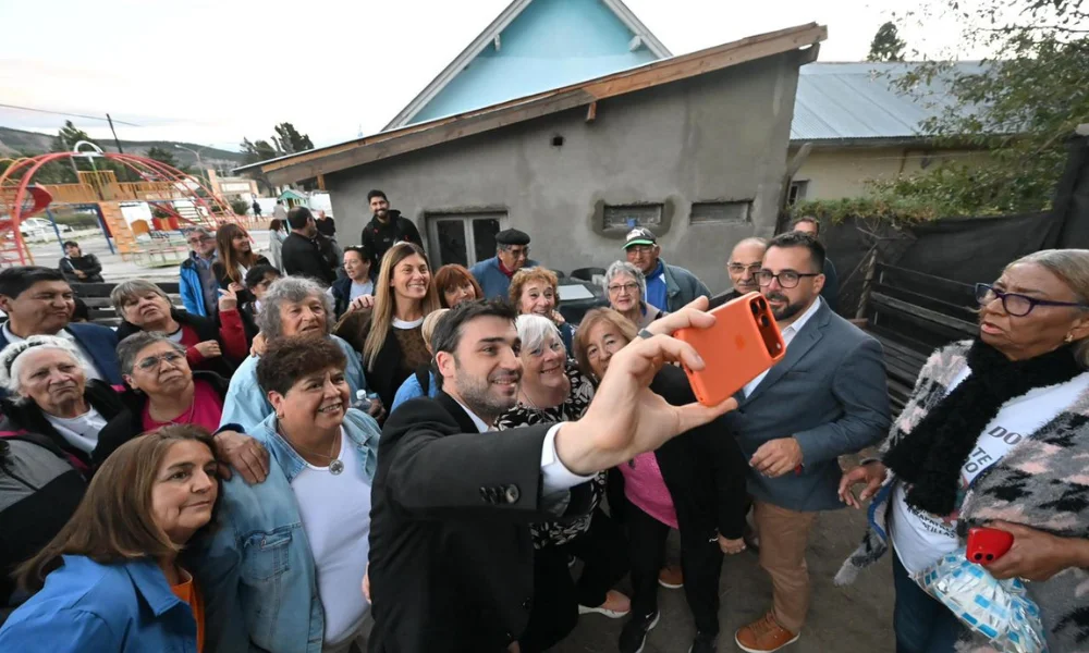 Torres con jubilados en Esquel