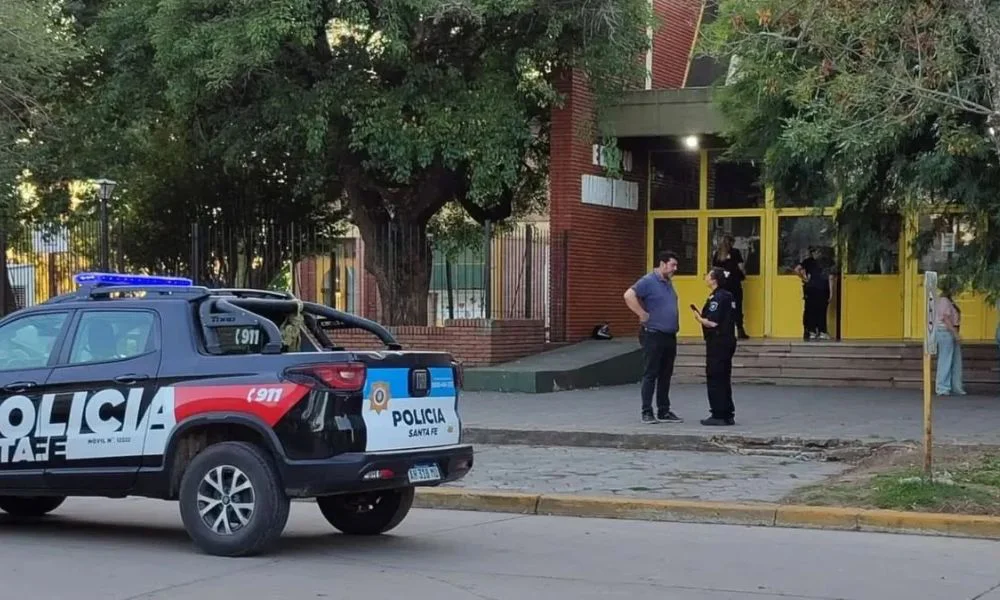 Ataque armado en una escuela de San Cristóbal. Foto Diario Uno Santa Fe