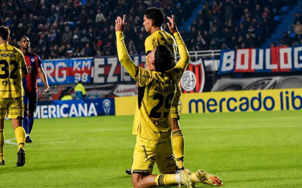 Recoleta ganó, terminó primero del grupo y dejó eliminado al equipo de Gustavo Álvarez.