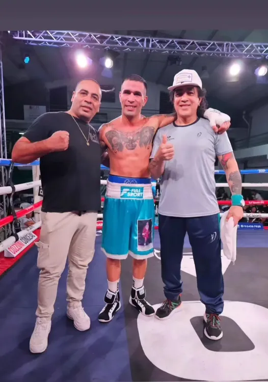 EL CHUCARO GANÓ POR NOCAUT