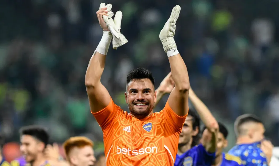 Sergio Romero Newell’s lo observa con atención