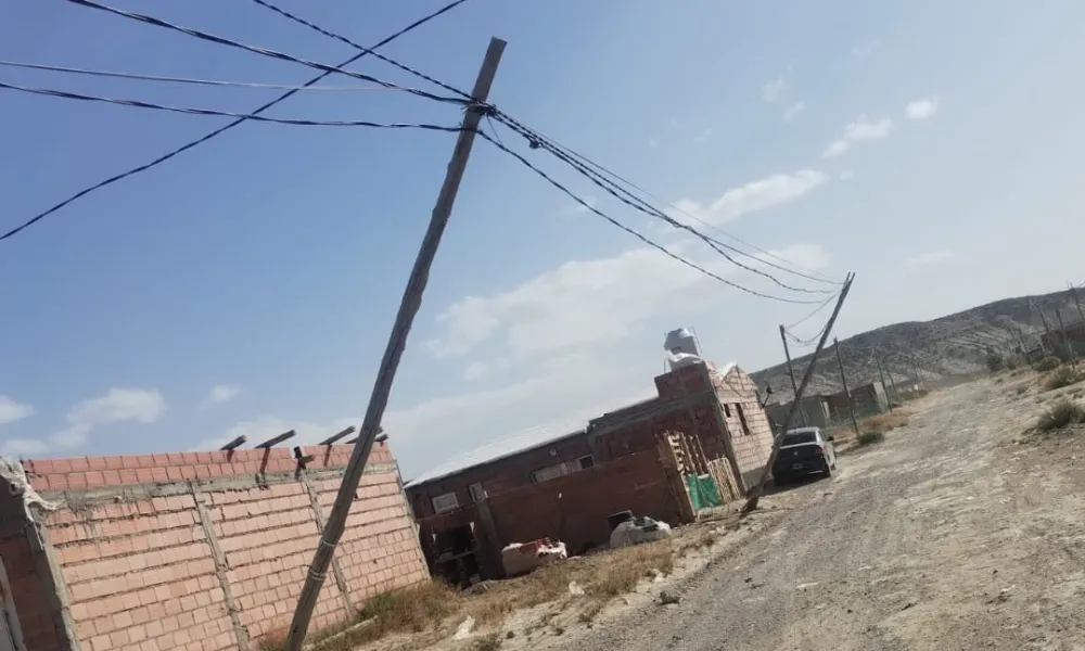 Postes en el Barrio Perón
