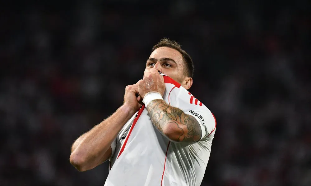Gozález Pirez festega gol de River
