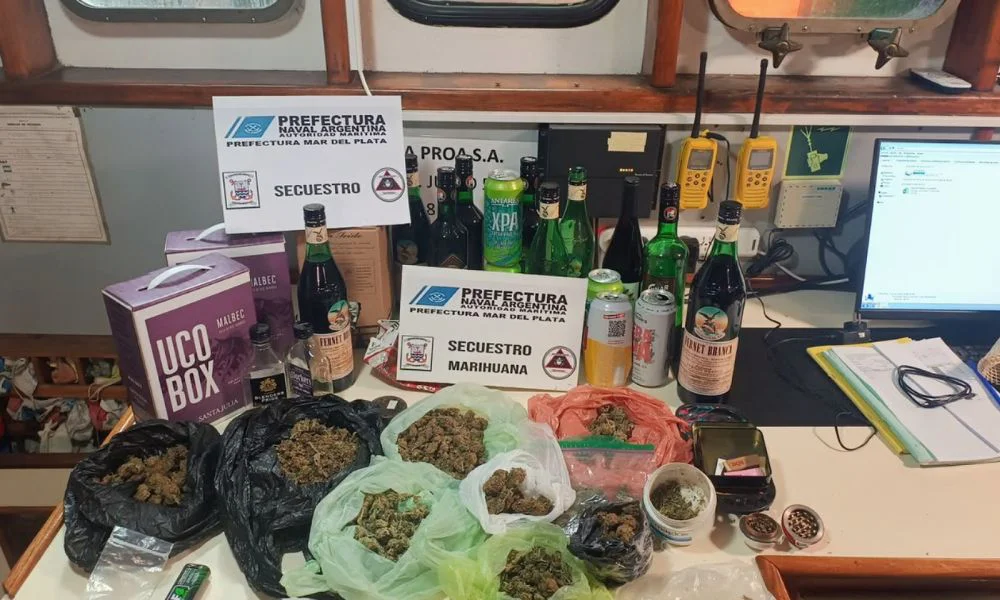 Buque pesquero con droga y alcohol en Mar del Plata