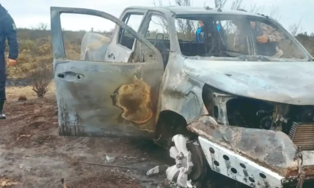 Camioneta incendiada