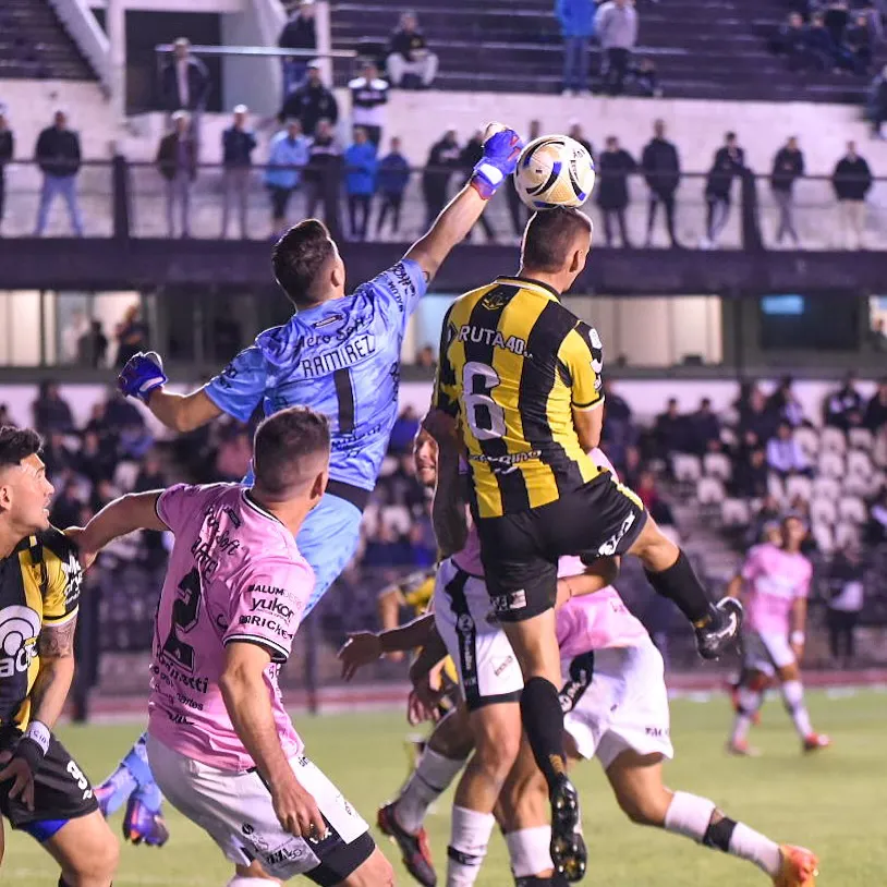 Deportivo Madryn sumó un punto que vale oro. 2