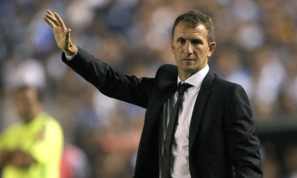 Rodolfo Arruabarrena aparece como la principal alternativa para asumir la conducción.