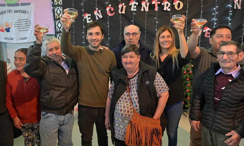 Agasajo a personas mayores en Gan Gan