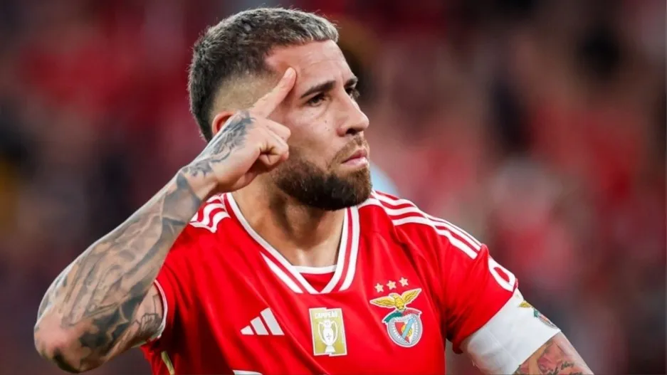 El defensor campeón del mundo recibió un llamado inesperado desde el fútbol argentino.