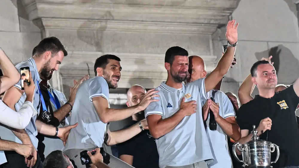 LA EMOTIVA BIENVENIDA A DJOKOVIC