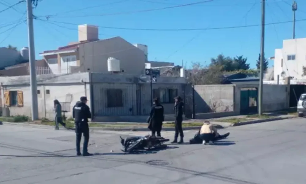 Choque de auto con motociclista