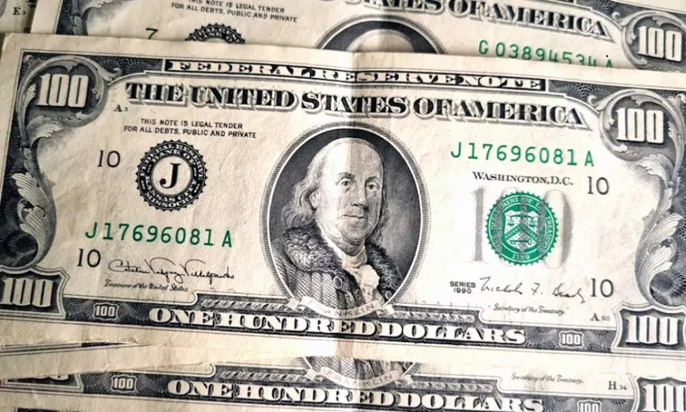 Dolares