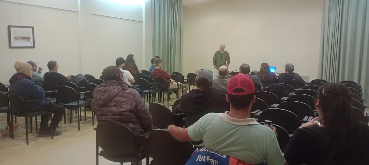 Diego Flores dictó una clínica intensiva sobre pesca con mosca