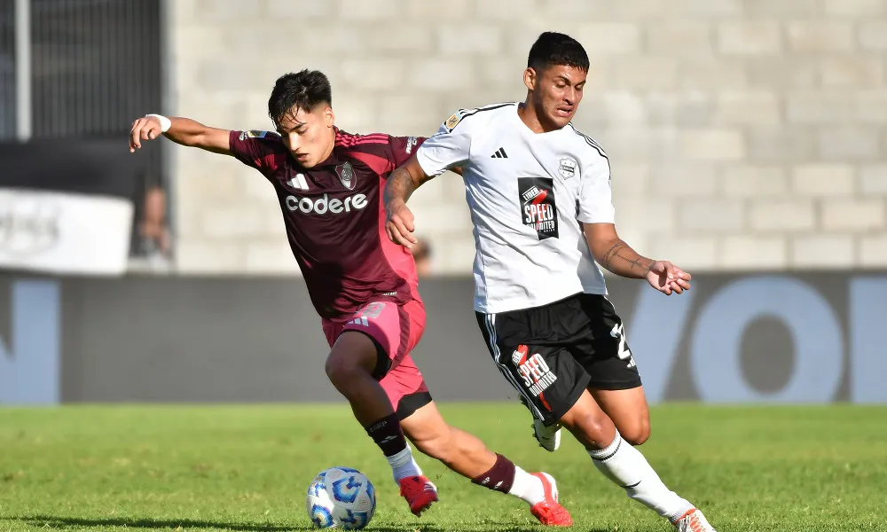 River empató con Riestra